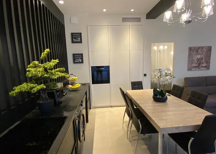 Zen And Charming - Center -5 Min Walk To Sea- 2Br